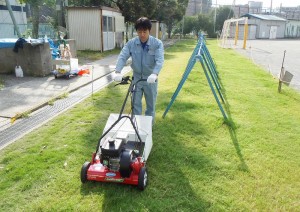 久本小学校 鉄棒下